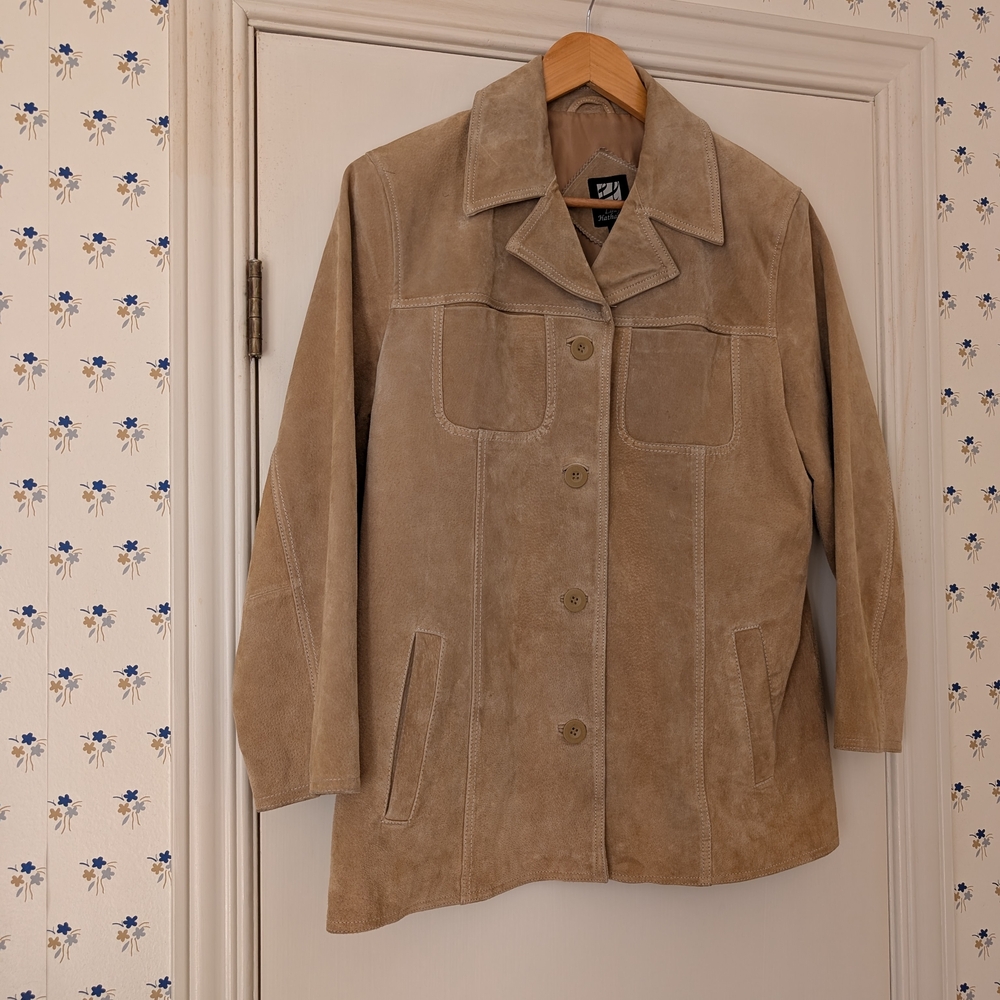 Suede Leather Button-Front Jacket in Beige